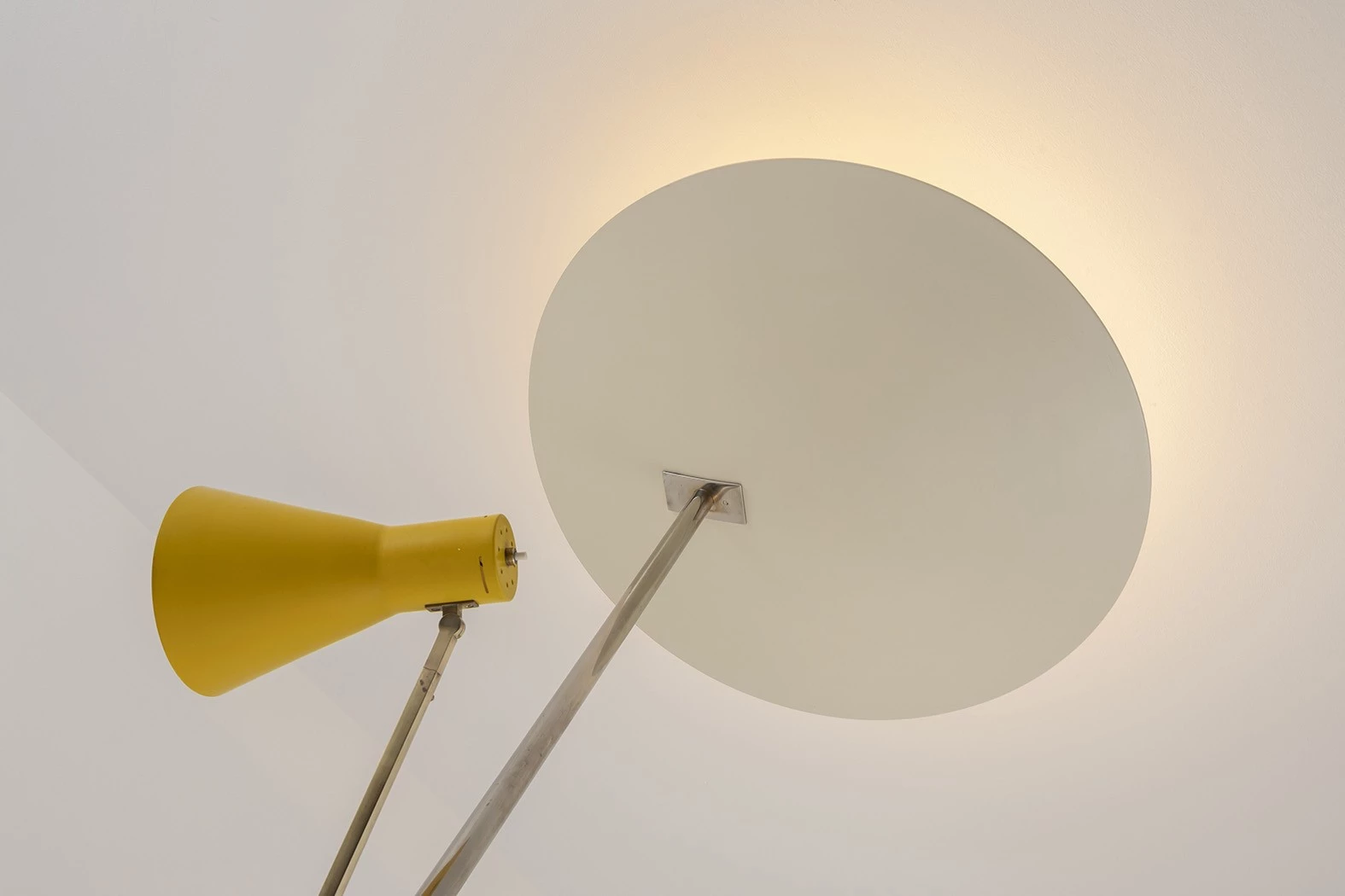 1050/2 - Gino Sarfatti - Floor light - Galerie kreo