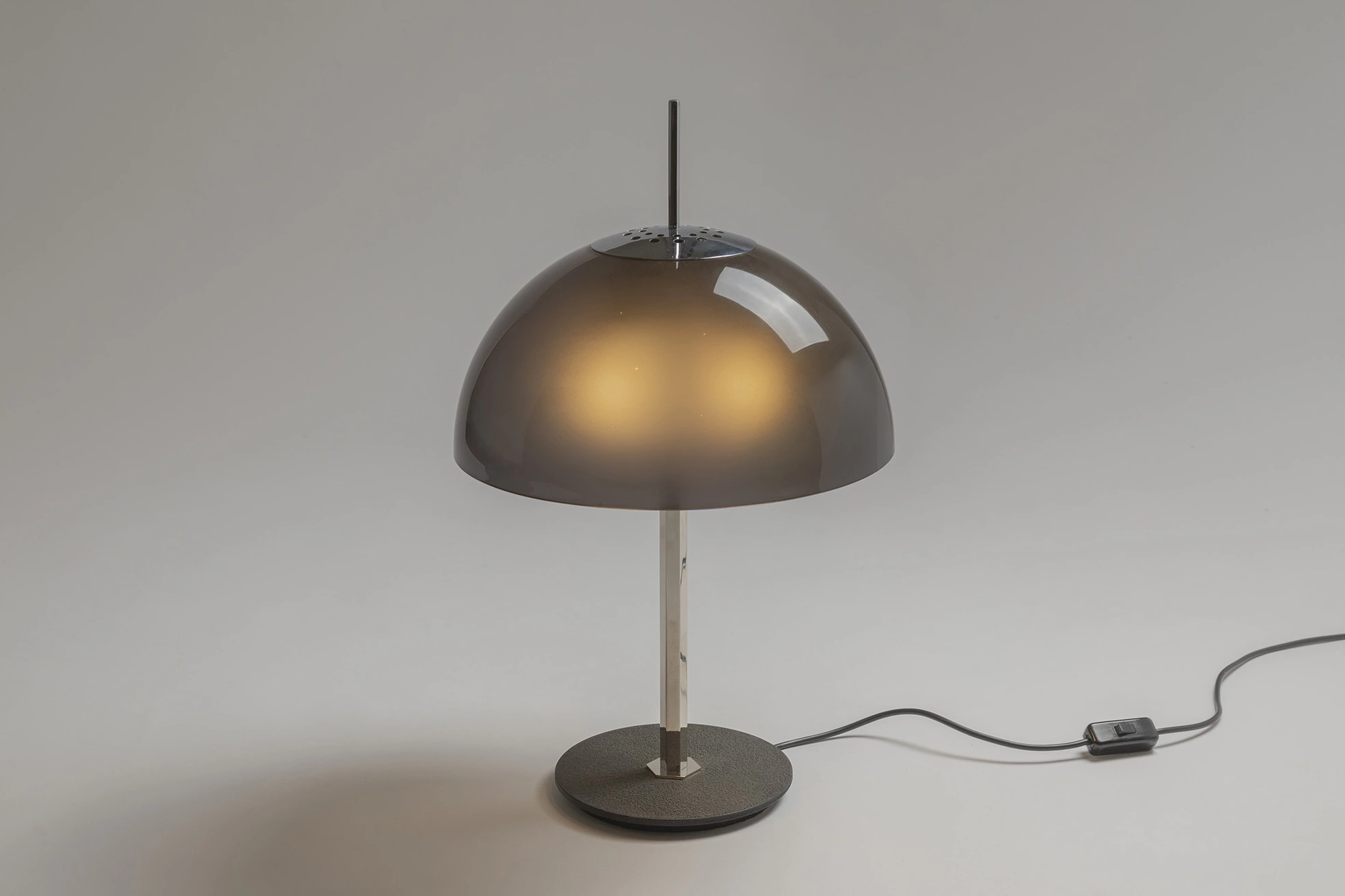 584/G (grey) - Gino Sarfatti - Table light - Galerie kreo