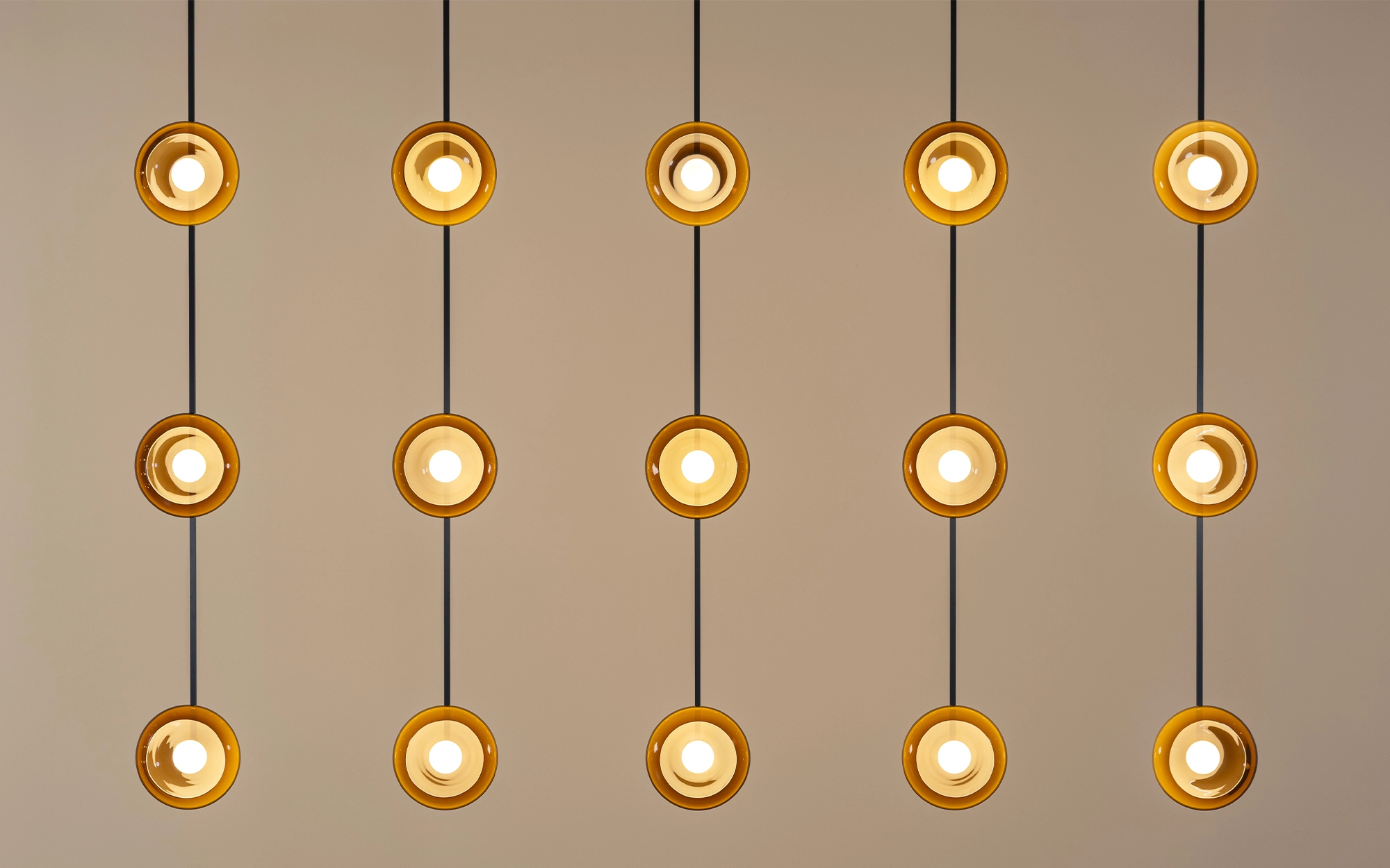 Clair-obscur MULTIPLE AMBER - Ronan Bouroullec - Ceiling light - Galerie kreo