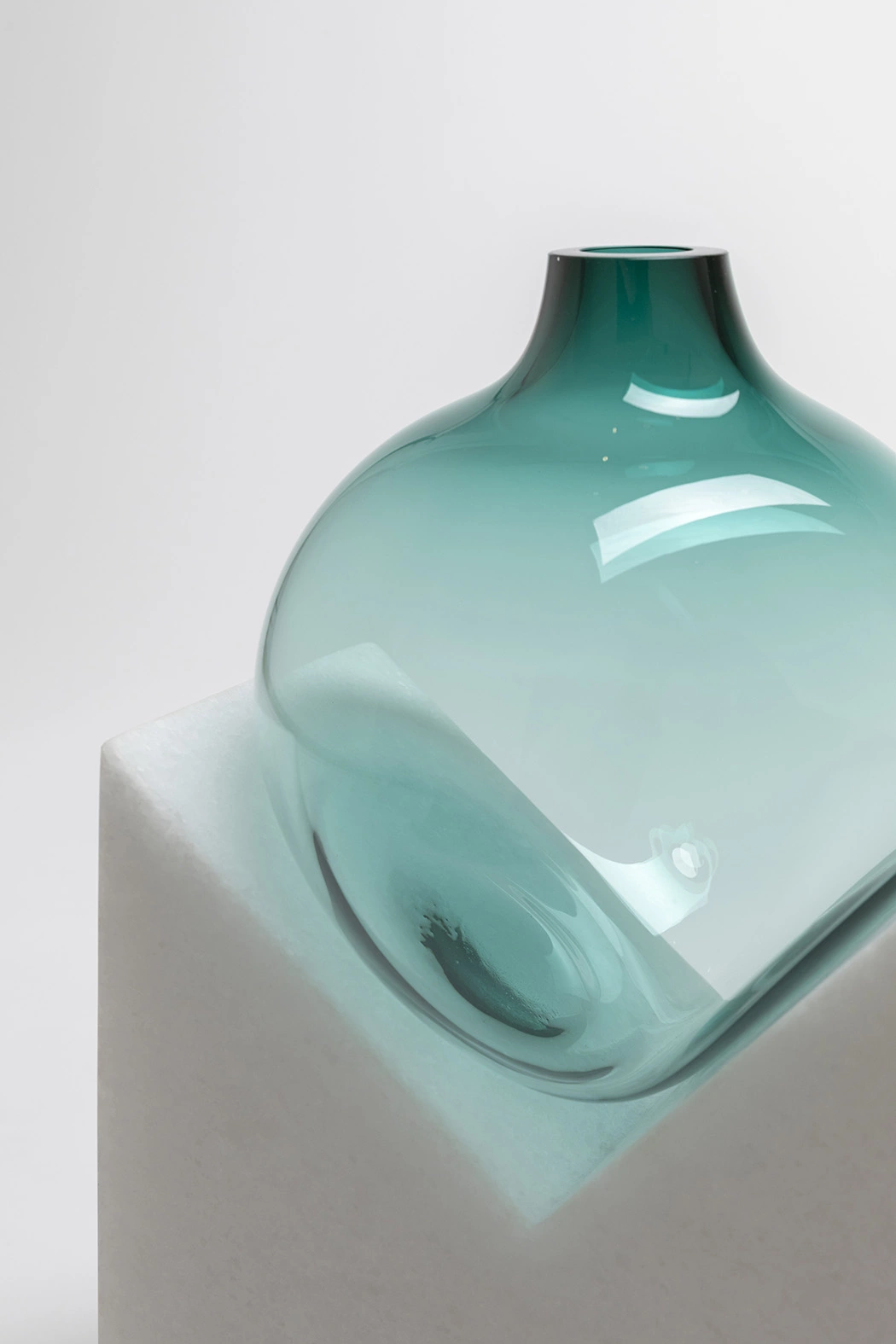 Indefinite Vases - Model Crown - Erik Olovsson - Vase - Galerie kreo