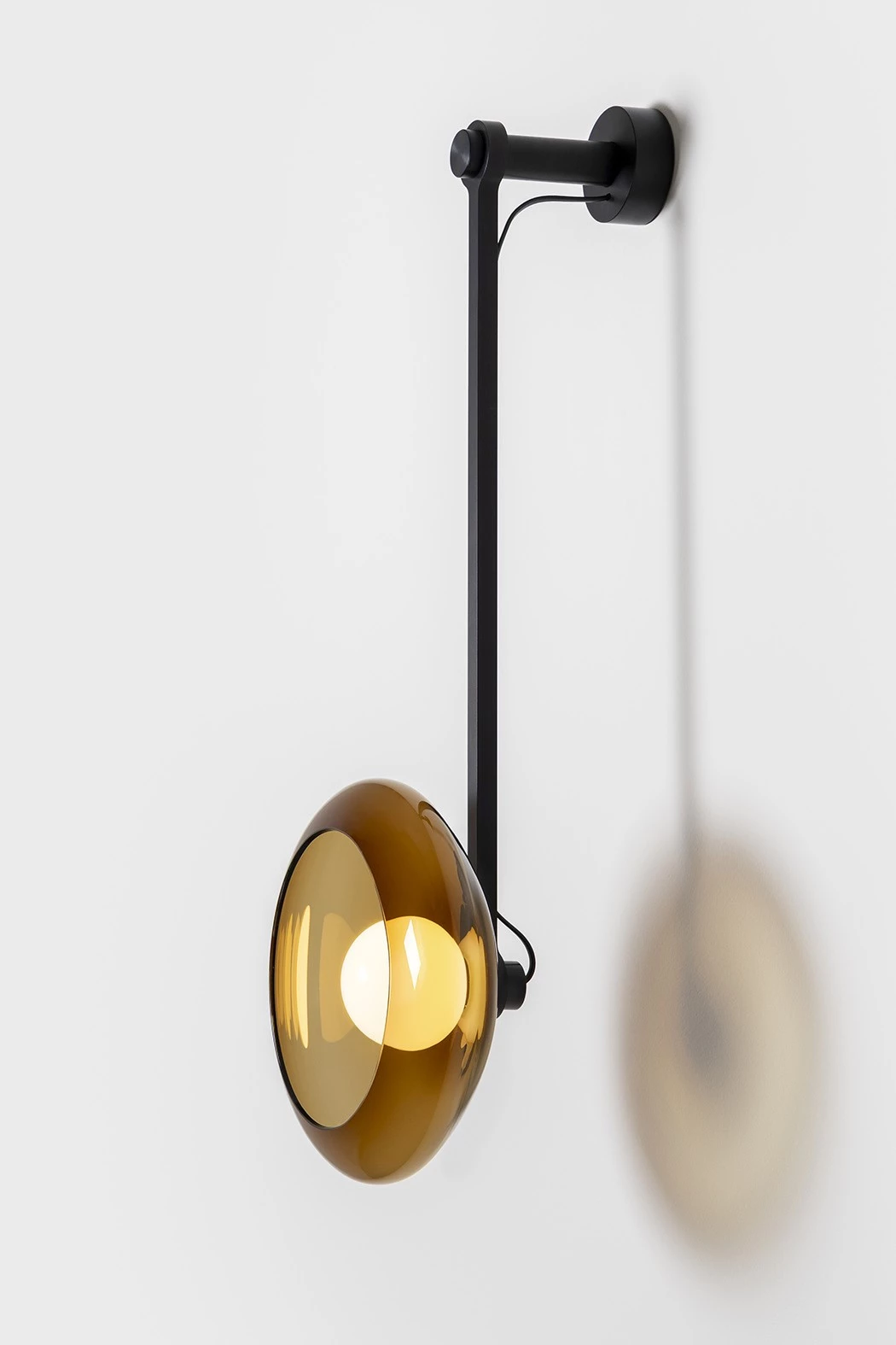 Clair-obscur WALL LIGHT AMBER - Ronan Bouroullec - Wall light - Galerie kreo
