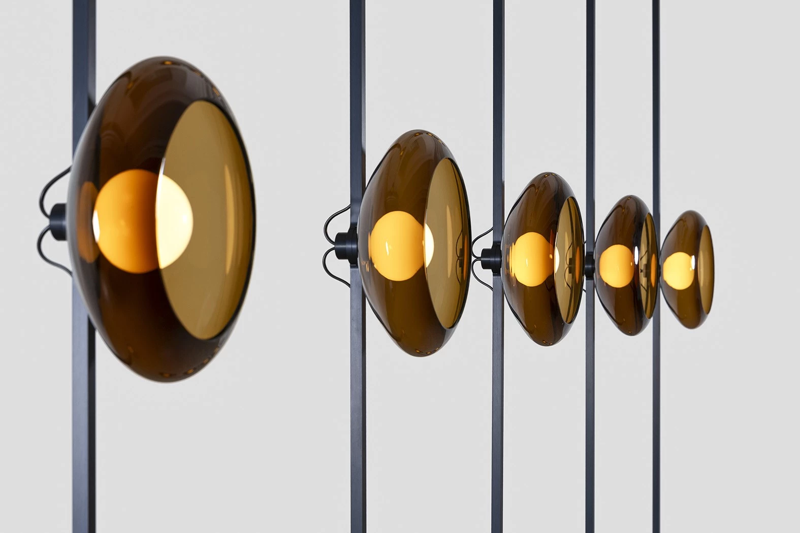 Clair-obscur MULTIPLE AMBER - Ronan Bouroullec - Ceiling light - Galerie kreo