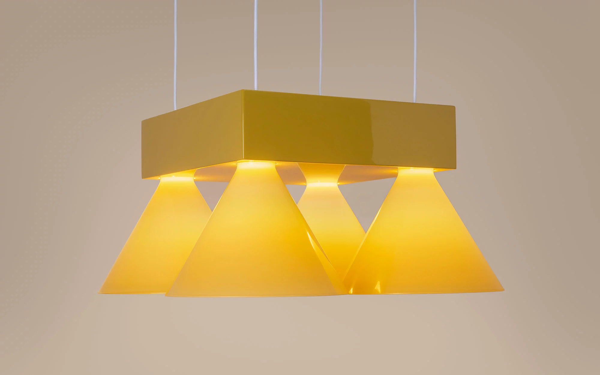 Signal C4S MONOCHROMATIC - Edward Barber and Jay Osgerby - Pendant light - Galerie kreo