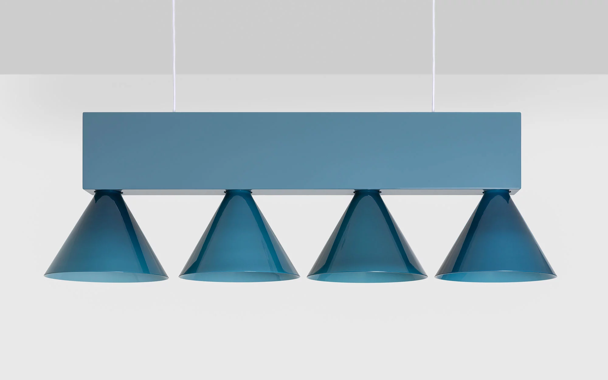 Signal C4 MONOCHROMATIC - Edward Barber and Jay Osgerby - Pendant light - Galerie kreo