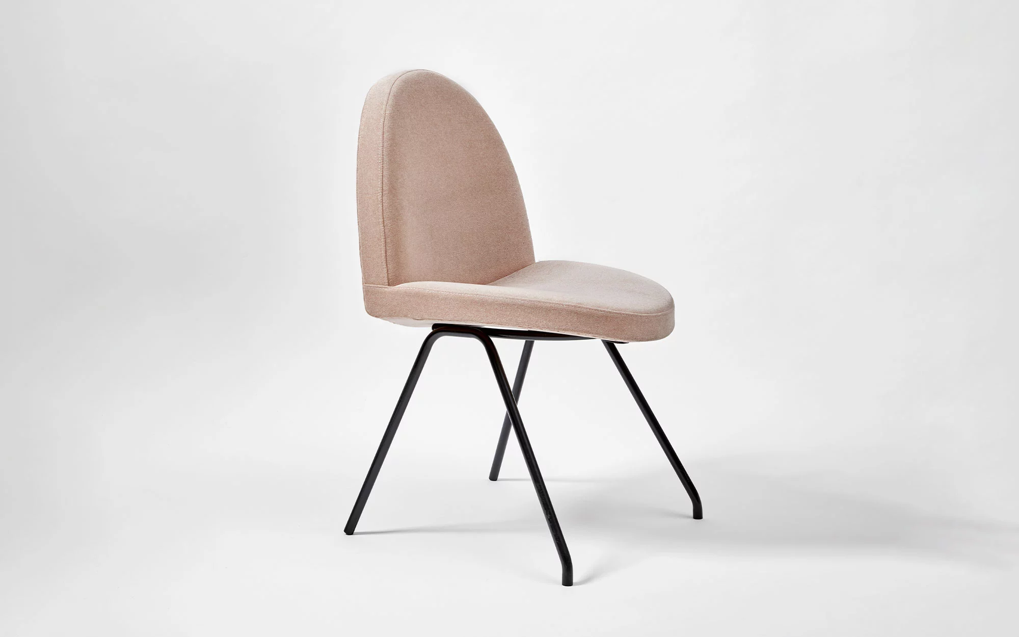 Chair 771 - Joseph-André Motte - Seating - Galerie kreo