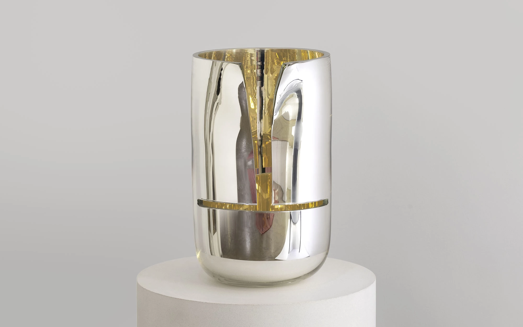 Cut Mirror Vase - Front - Mirror - Galerie kreo