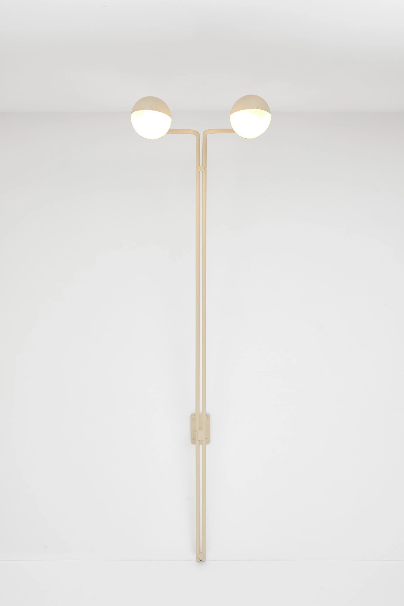 144 - Franco and Franca Albini and Helg  - Wall light - Galerie kreo