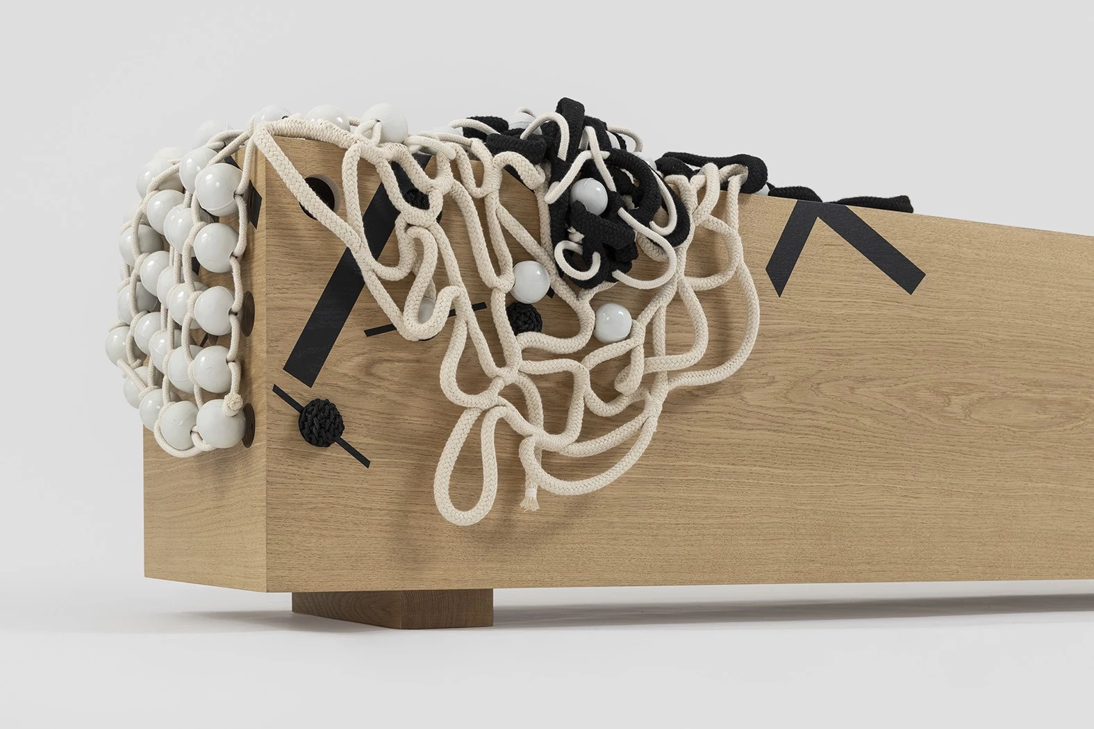 Beads B - Hella Jongerius - Bench - Galerie kreo