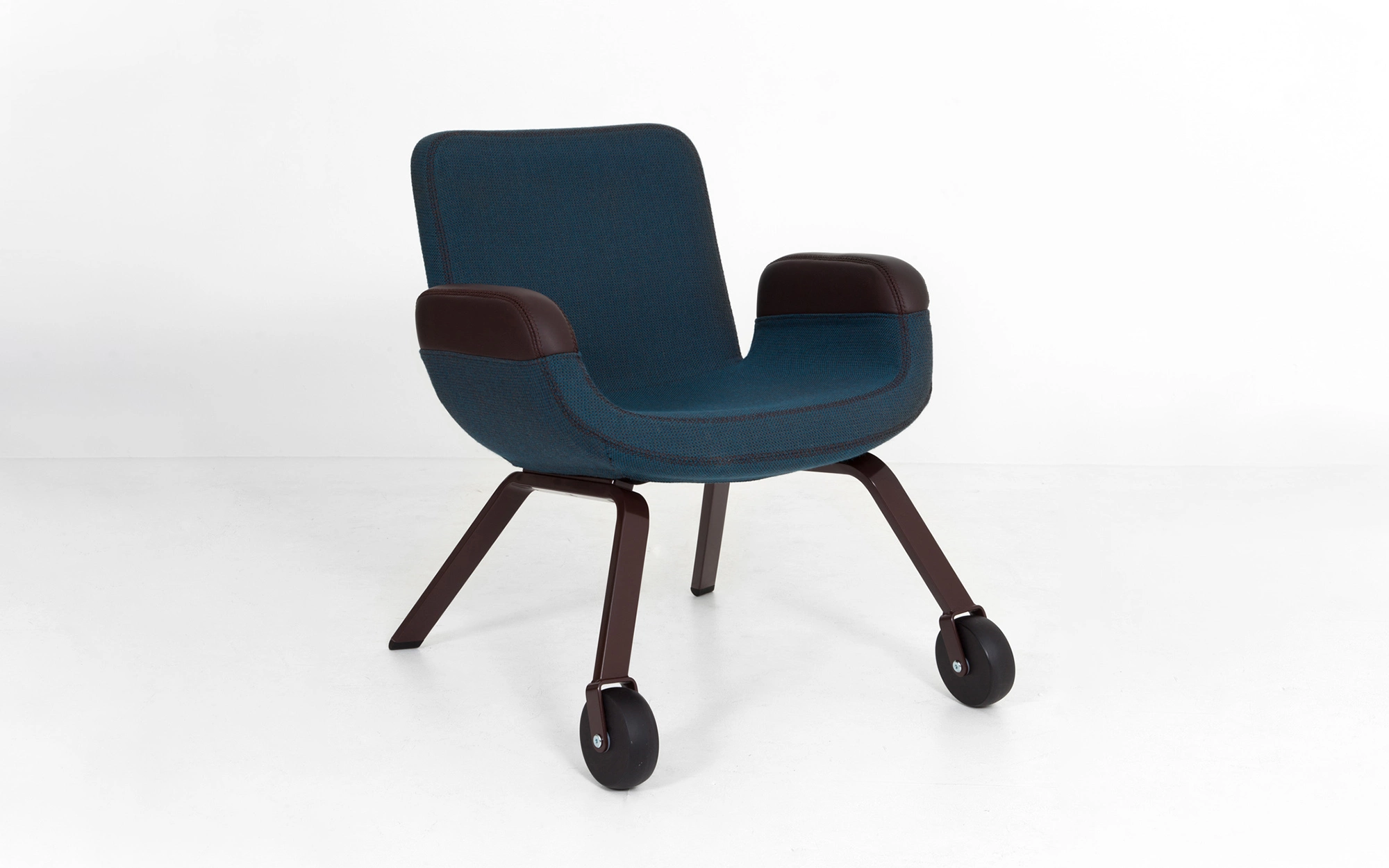 UN Lounge Chair - Hella Jongerius - Chair - Galerie kreo