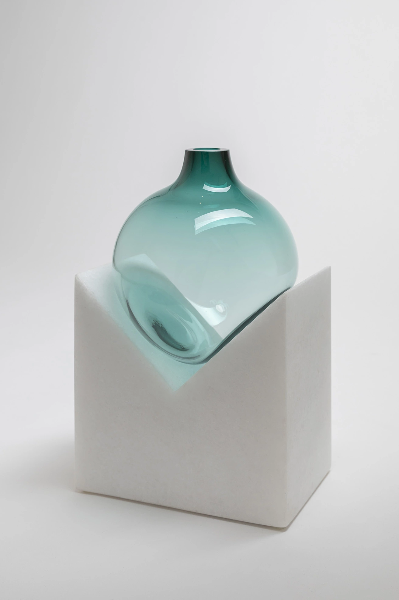 Indefinite Vases - Model Crown - Erik Olovsson - Vase - Galerie kreo