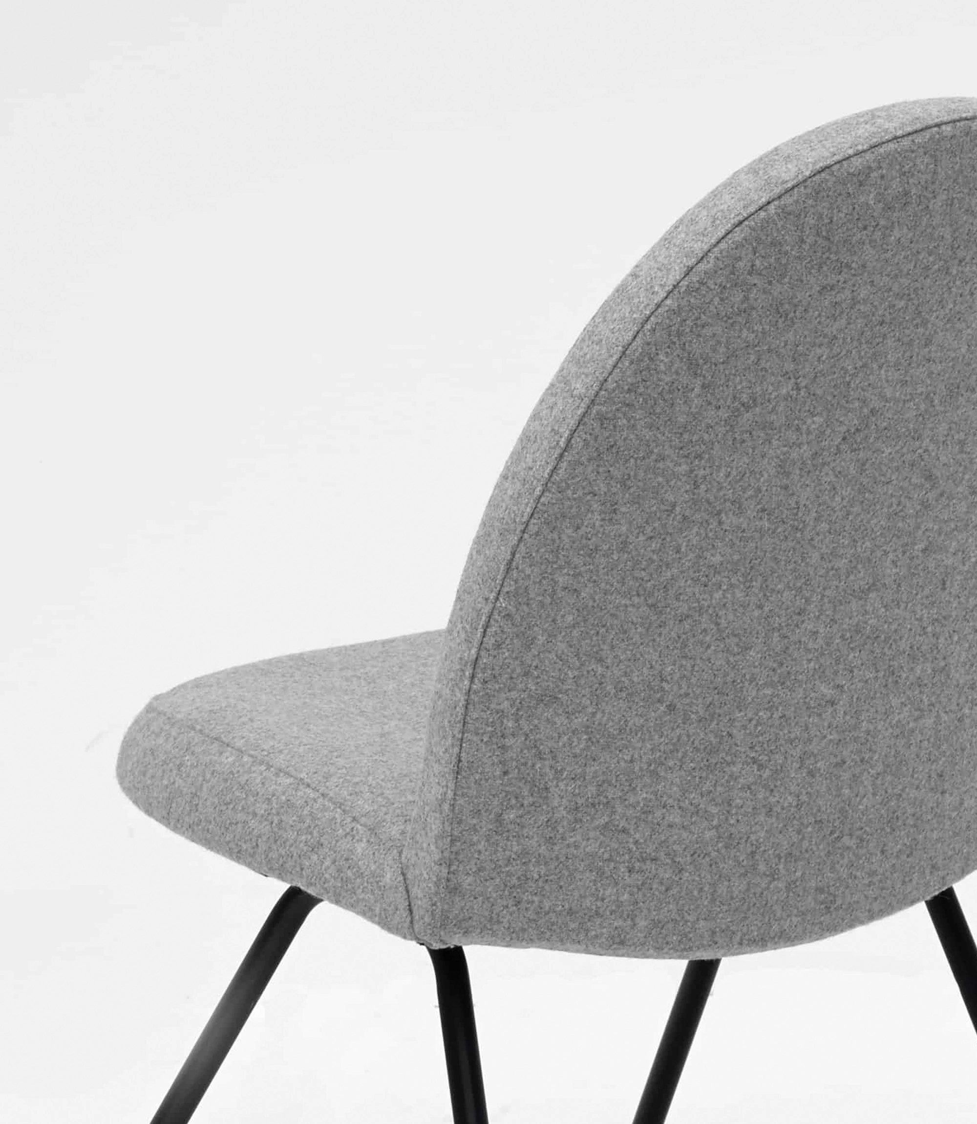 Chair 771 - Joseph-André Motte - Seating - Galerie kreo