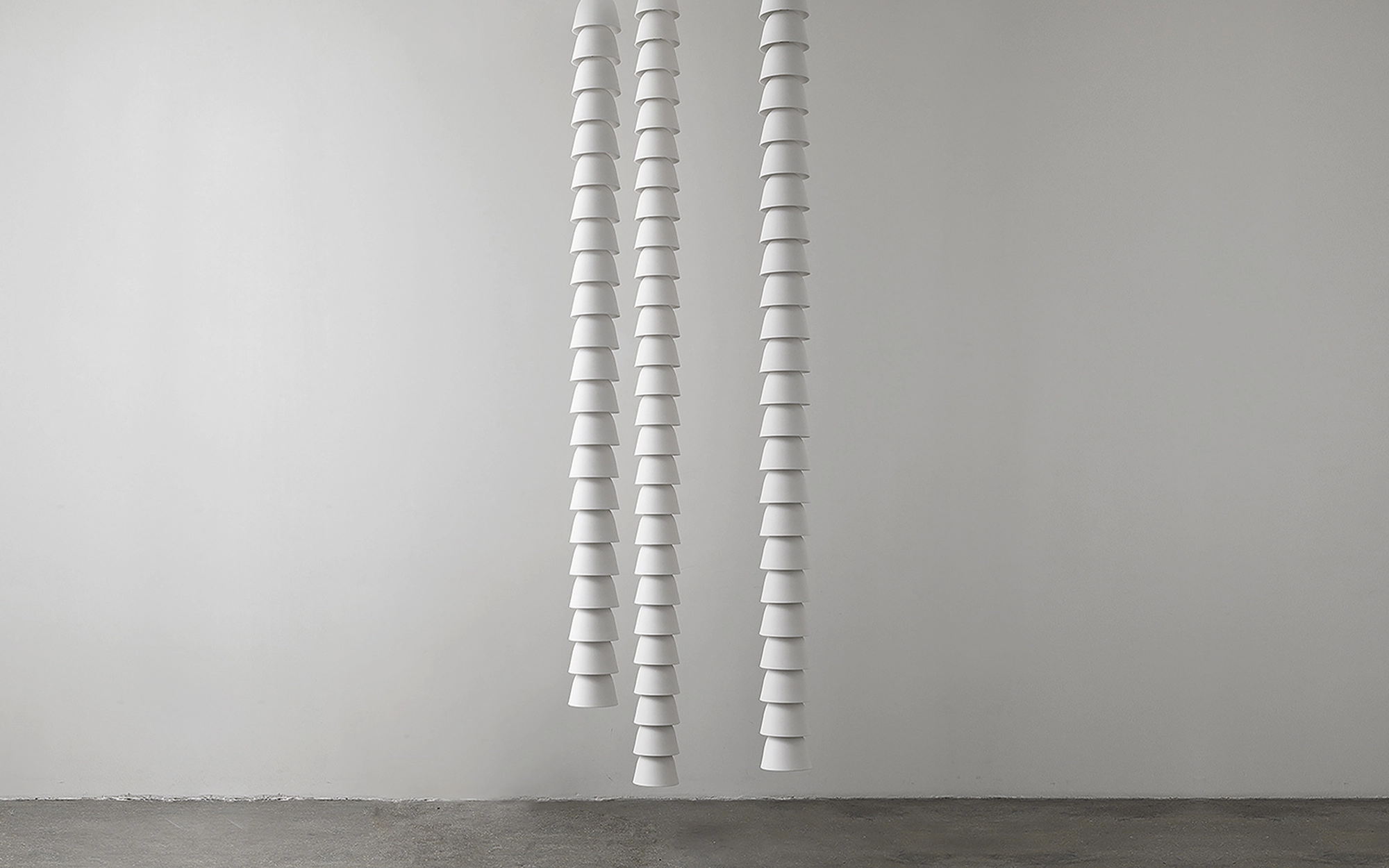 Chaînes Mineral Triple - Ronan & Erwan Bouroullec - Vase - Galerie kreo