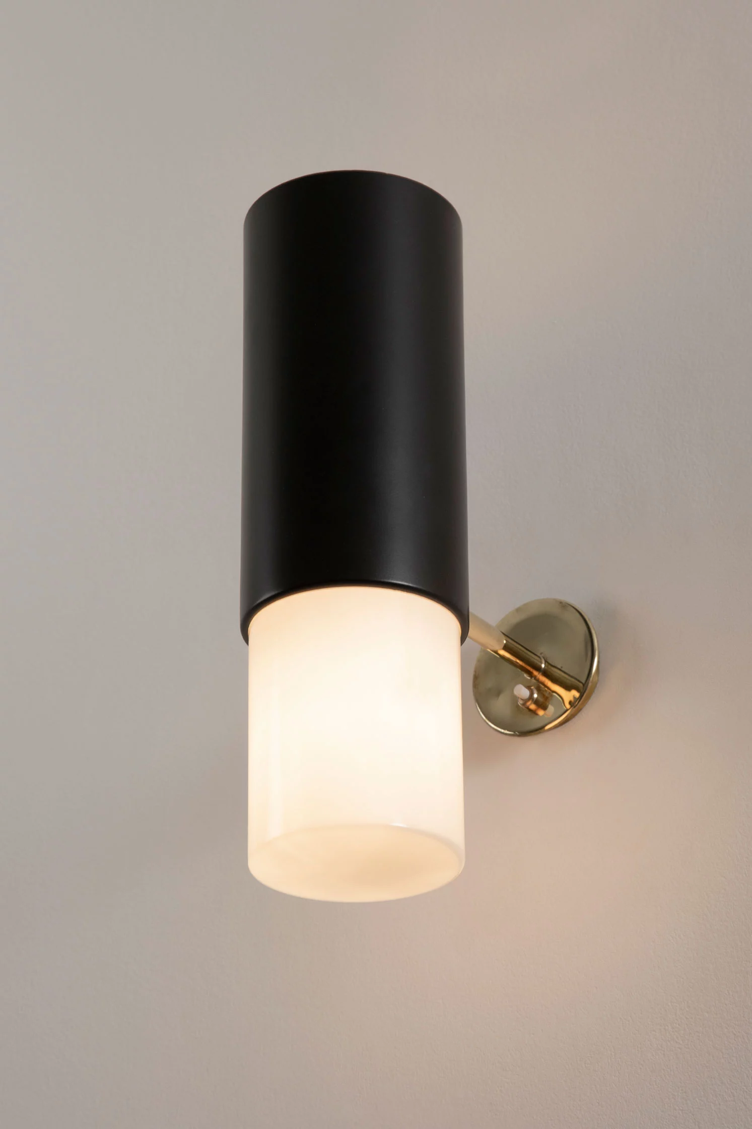 205 - Gino Sarfatti - Wall light - Galerie kreo
