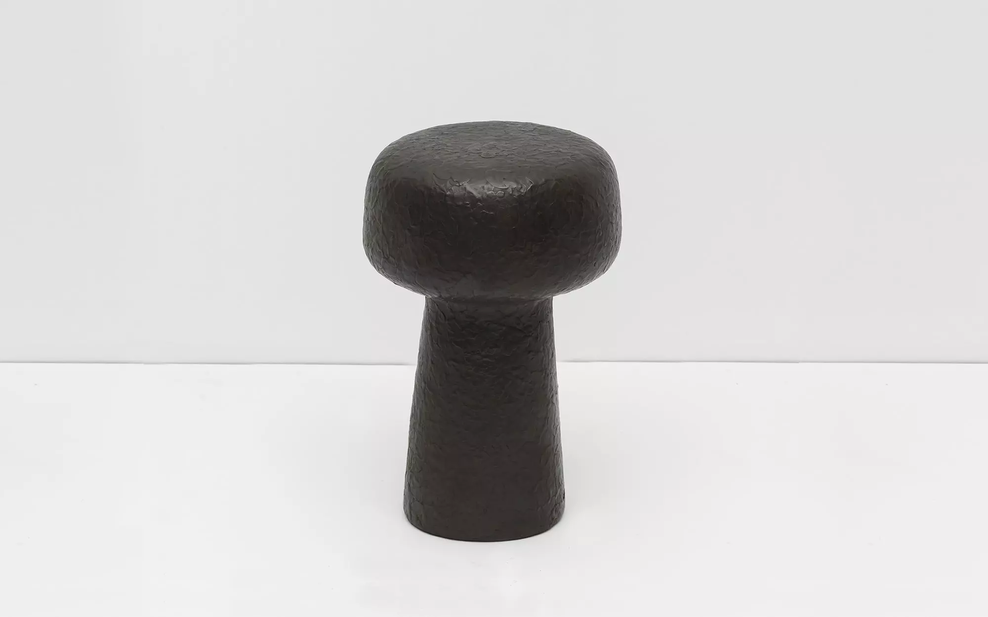 Stool #11 - Guillaume Bardet - « inside ».