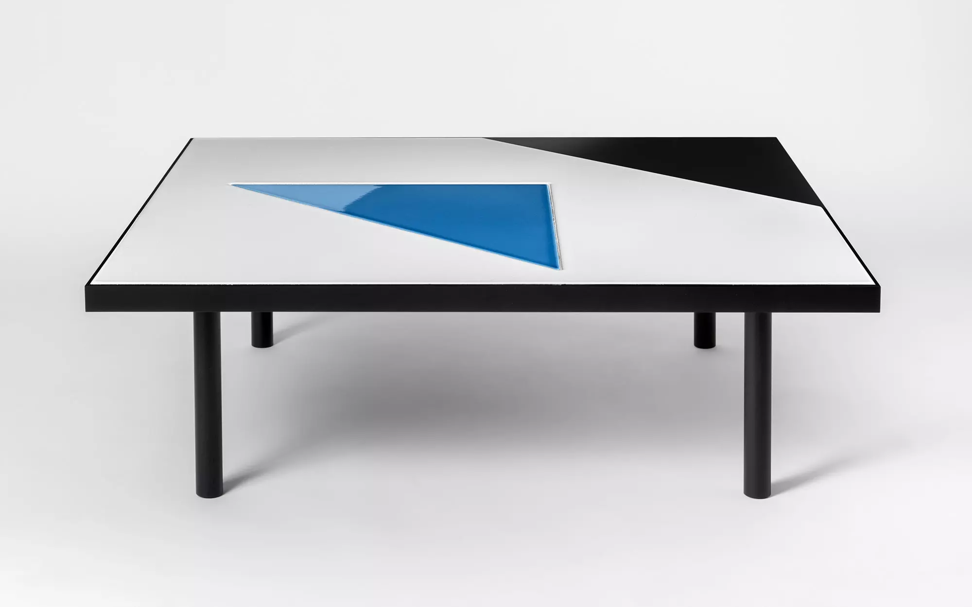 Translation Triangolo Coffee Table - Pierre Charpin - Art and Drawing - Galerie kreo