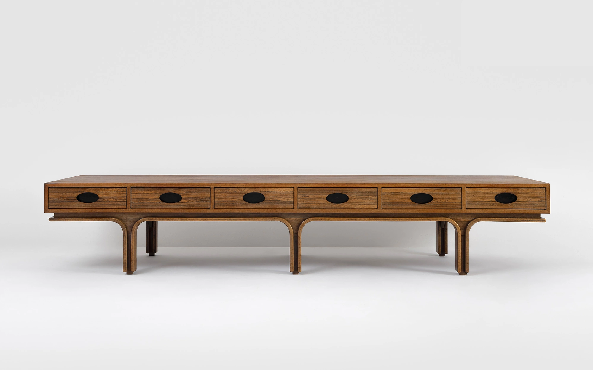 Large Coffee table - Gianfranco Frattini - Console - Galerie kreo